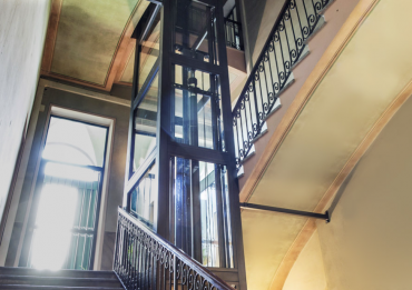 Лифт для уменьшенных пространств StairFit